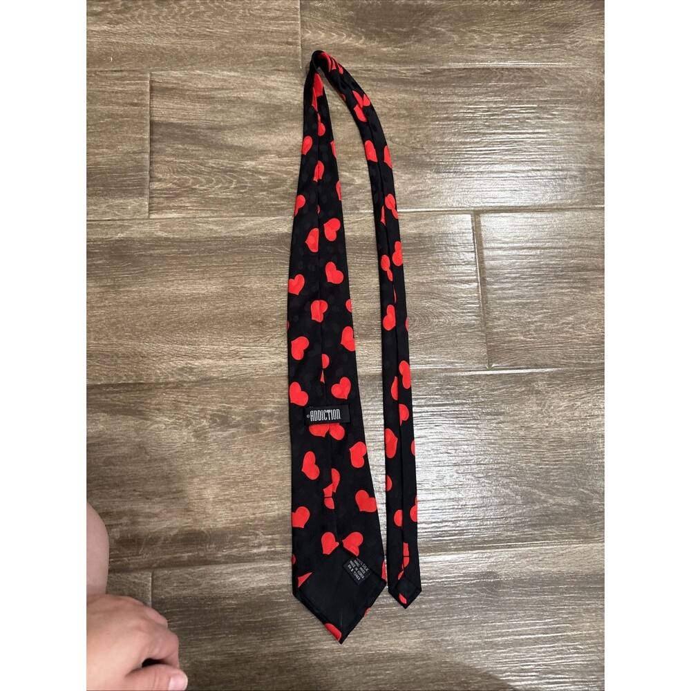 Valentine's Y2K Addiction Bubble Red Heart 100 Silk Men’s Neck Tie‎ 4 in Wide - Picture 5 of 9